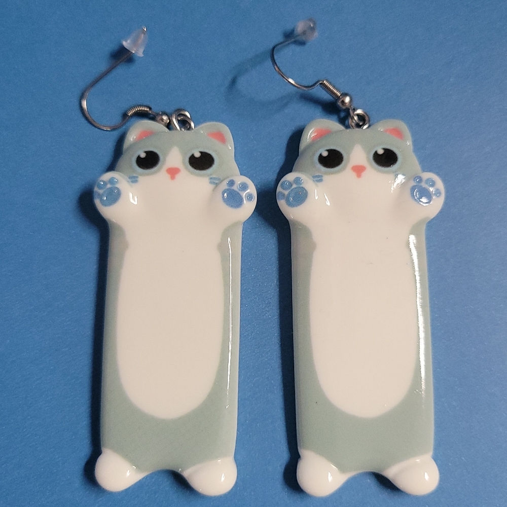 NWT Cat Lady Cute Long Cat Earrings White And Grey Cat Blue Paws Hypoallergenic